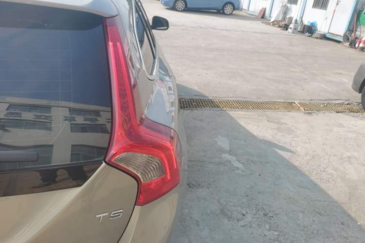Used Volvo V60 2014 Facelift T5 Zhiyi Edition Right Rear Taillight