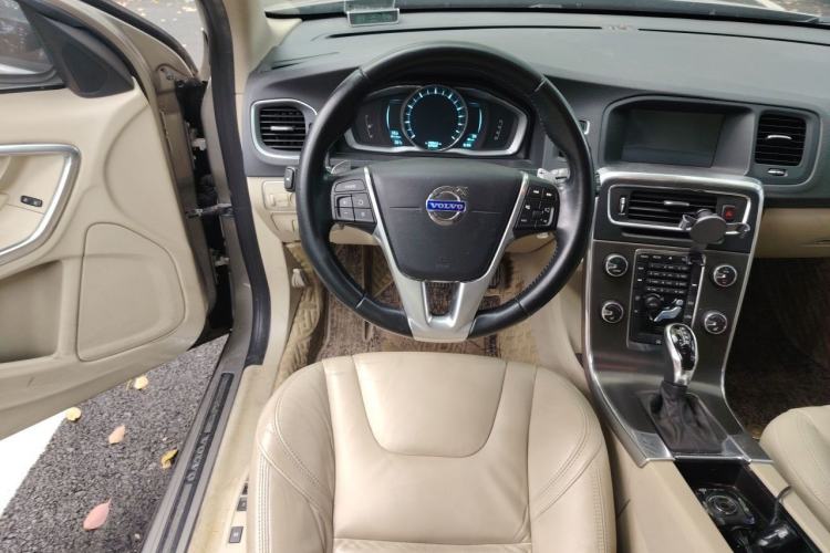 Used Volvo V60 2014 T5 Zhiya Edition Steering Wheel