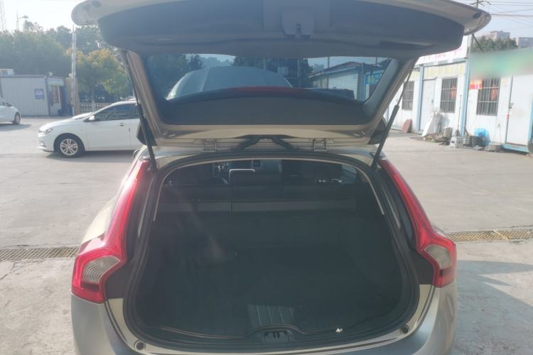 Used Volvo V60 2014 Facelift T5 Zhiyi Edition Trunk