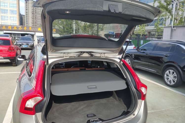 Used Volvo V60 2014 Restyled T5 Zhiya Edition Trunk