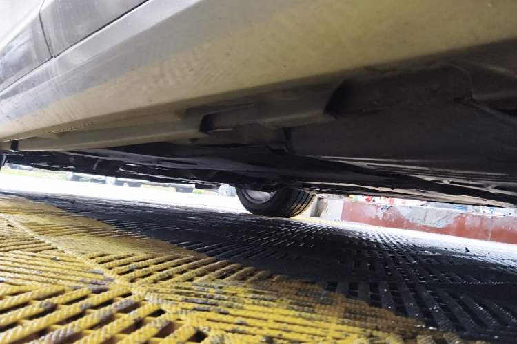 Used Volvo V60 2014 T5 Zhiya Edition Chassis Rear Right
