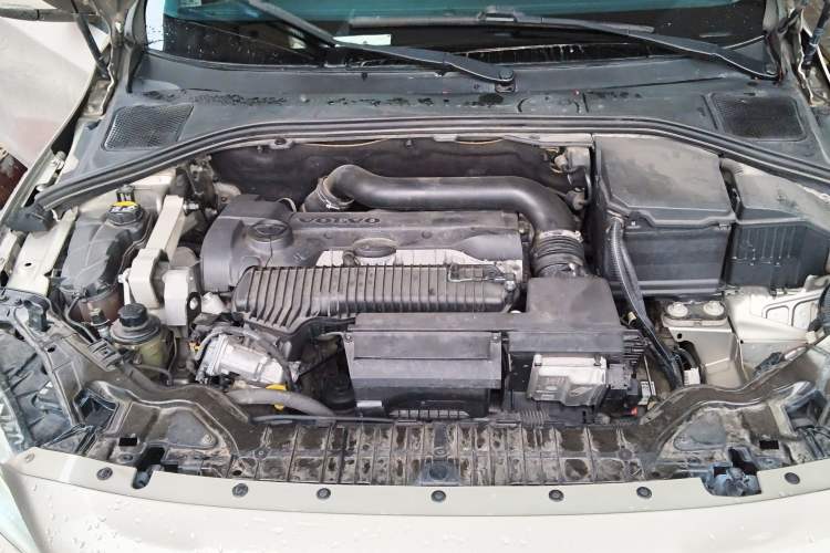 Used Volvo V60 2014 T5 Zhiya Edition Engine Bay