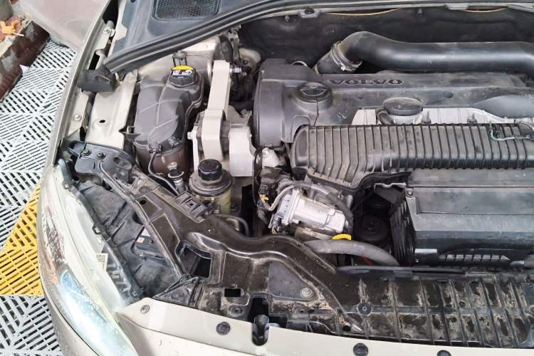 Used Volvo V60 2014 T5 Zhiya Edition Engine Bay Right