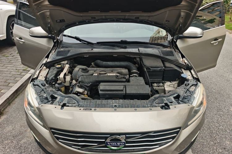 Used Volvo V60 2014 T5 Zhiyi Edition Engine Bay