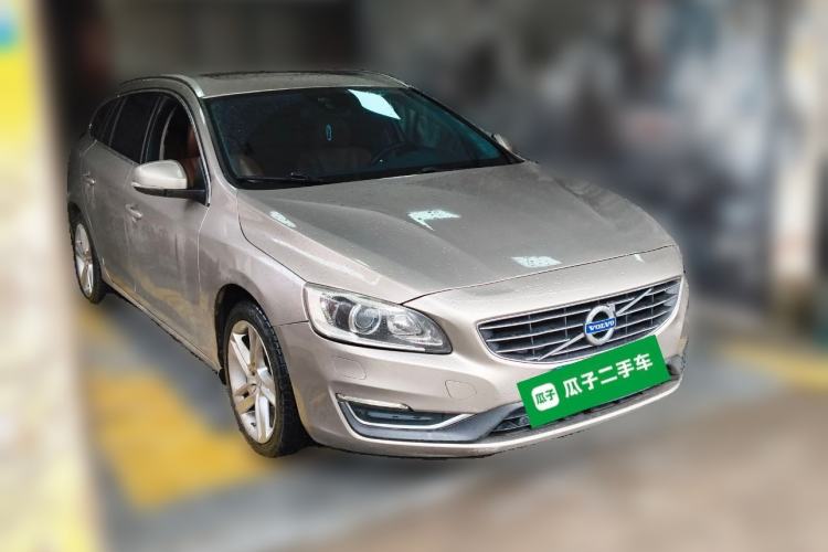 Used Volvo V60 2014 T5 Zhiya Edition Front Right 45 Deg