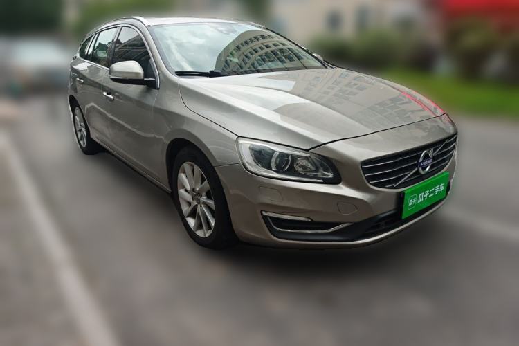 Used Volvo V60 2014 T5 Zhiyi Edition Front Right 45 Deg