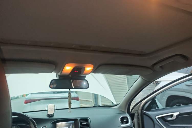 Used Volvo V60 2014 T5 Zhiyi Edition Headliner