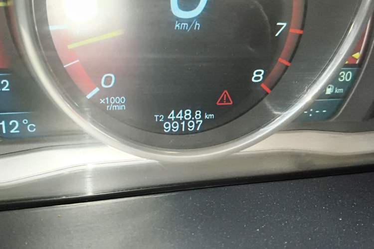 Used Volvo V60 2014 T5 Zhiya Edition Odometer Close Up