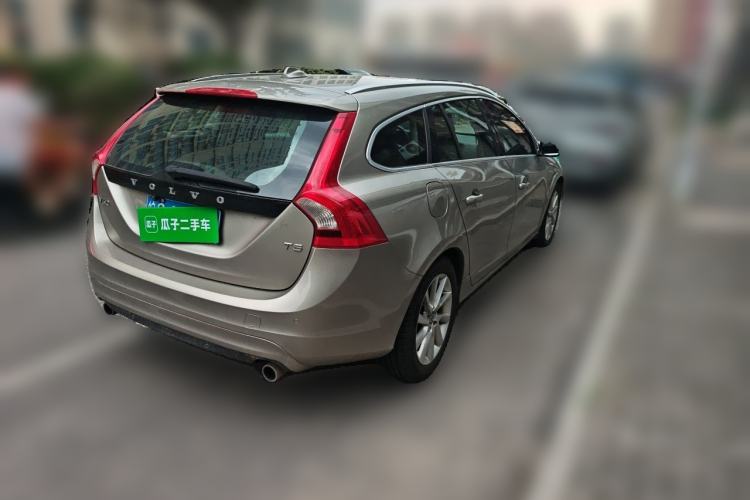 Used Volvo V60 2014 T5 Zhiyi Edition Rear Right 45 Deg