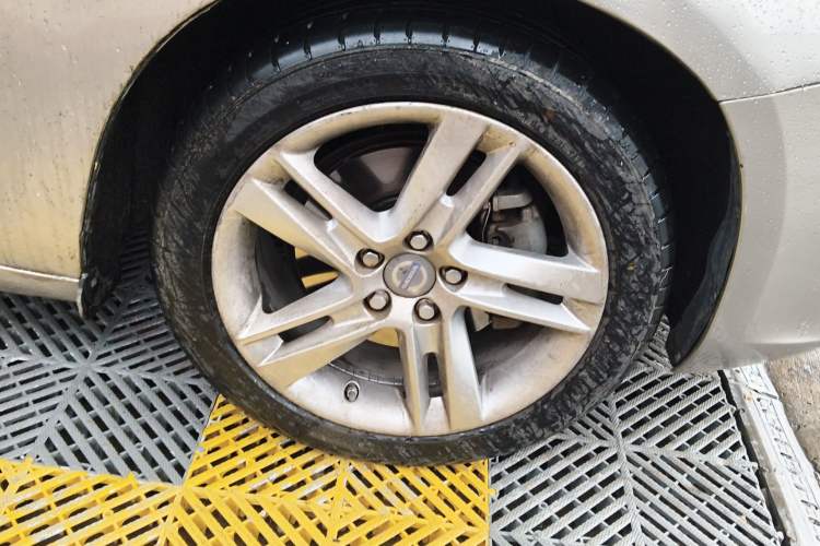 Used Volvo V60 2014 T5 Zhiya Edition Right Front Wheel Hub