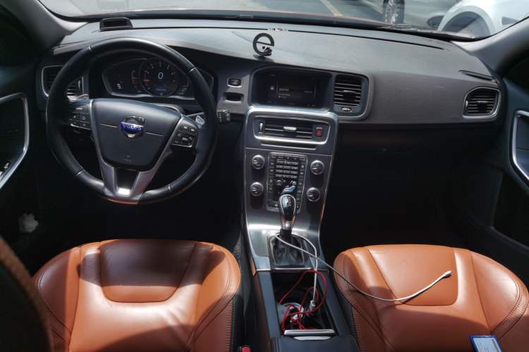 Used Volvo V60 2014 Restyled T5 Zhiya Edition Center Console