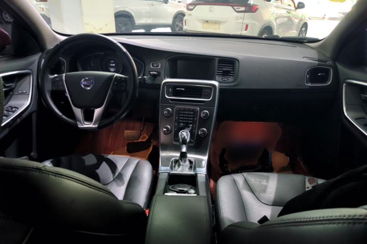 Used Volvo V60 2014 T5 Zhiyi Edition Center Console