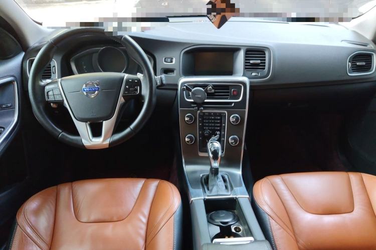 Used Volvo V60 2014 T5 Zhiyi Edition Center Console