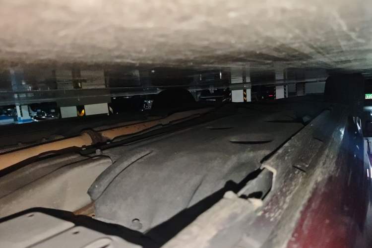 Used Volvo V60 2014 T5 Zhiya Edition Chassis Front Right