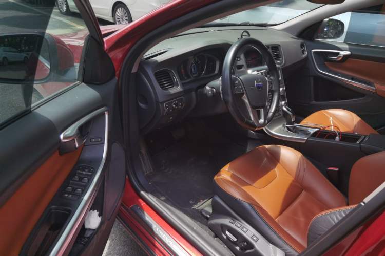 Used Volvo V60 2014 Restyled T5 Zhiya Edition Driver Seat