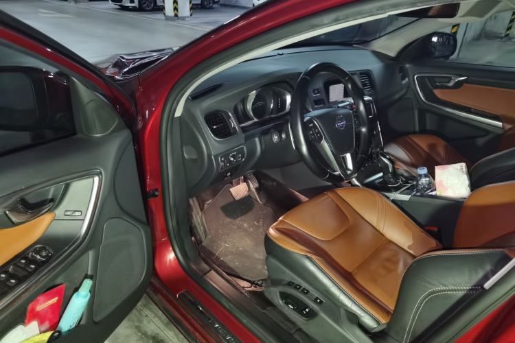 Used Volvo V60 2014 Restyled T5 Zhiya Edition Driver Seat