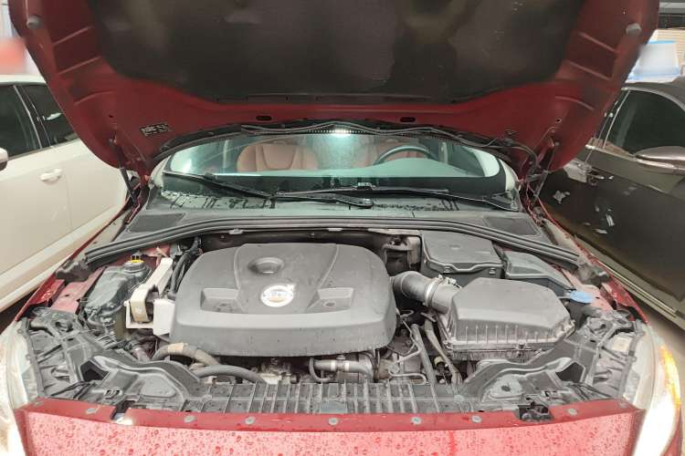 Used Volvo V60 2014 Restyled T5 Zhiya Edition Engine Bay