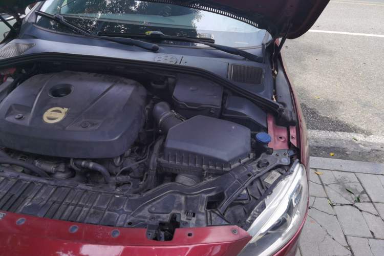 Used Volvo V60 2014 Restyled T5 Zhiya Edition Engine Bay Left