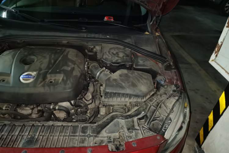 Used Volvo V60 2014 Restyled T5 Zhiya Edition Engine Bay Left