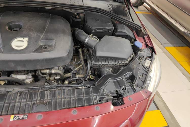 Used Volvo V60 2014 Restyled T5 Zhiya Edition Engine Bay Left