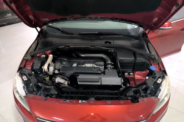Used Volvo V60 2014 T5 Zhiyi Edition Engine Bay