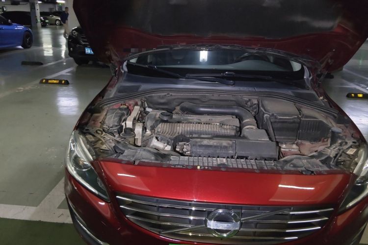 Used Volvo V60 2014 T5 Zhiya Edition Engine Bay Right