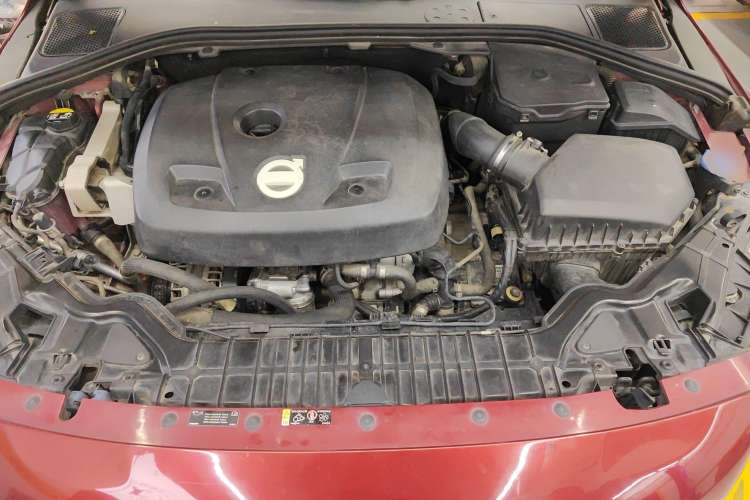 Used Volvo V60 2014 Restyled T5 Zhiya Edition Engine Bay