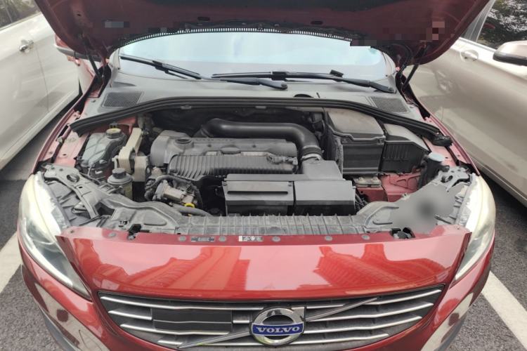 Used Volvo V60 2014 T5 Zhiya Edition Engine Bay