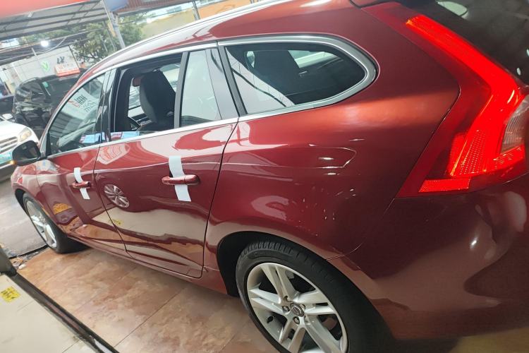 Used Volvo V60 2014 Restyled T5 Zhiya Edition Exterior 3