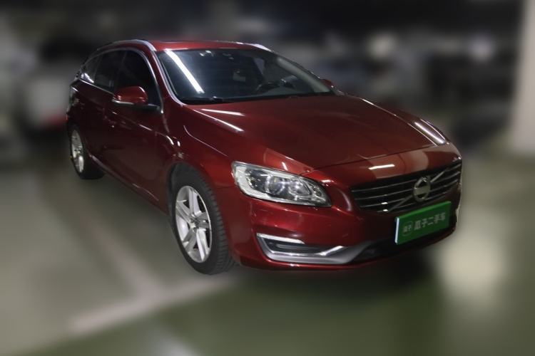 Used Volvo V60 2014 T5 Zhiya Edition Front Right 45 Deg