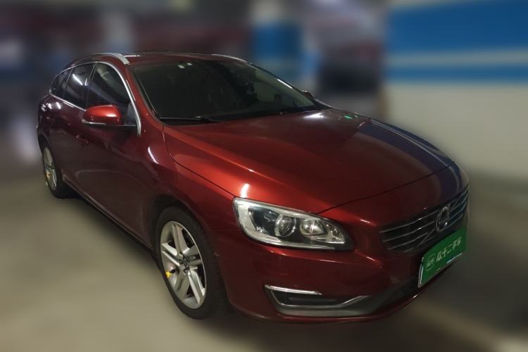 Used Volvo V60 2014 T5 Zhiya Edition Front Right 45 Deg