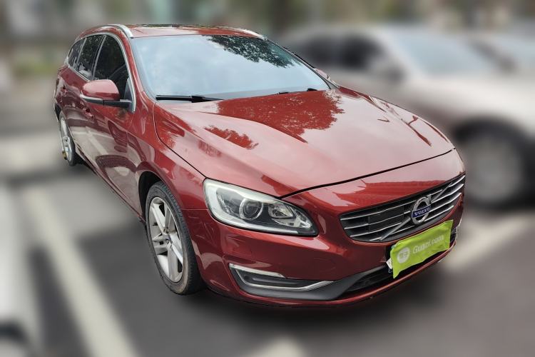 Used Volvo V60 2014 T5 Zhiya Edition Front Right 45 Deg