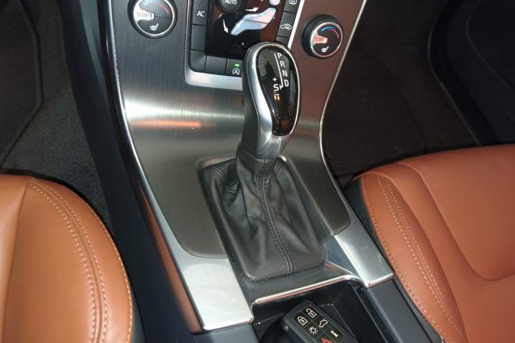 Used Volvo V60 2014 T5 Zhiya Edition Gear Lever