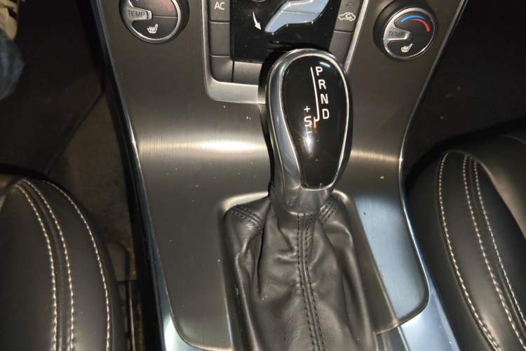 Used Volvo V60 2014 T5 Zhiya Edition Gear Lever