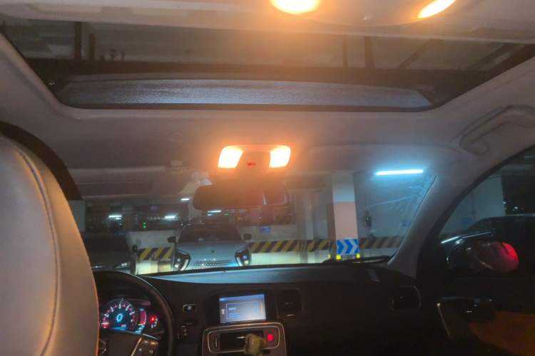 Used Volvo V60 2014 T5 Zhiya Edition Headliner