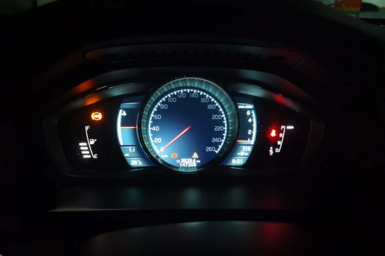 Used Volvo V60 2014 Restyled T5 Zhiya Edition Instrument Cluster