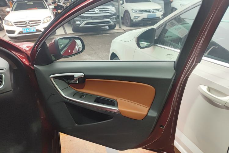 Used Volvo V60 2014 Restyled T5 Zhiya Edition Interior 5