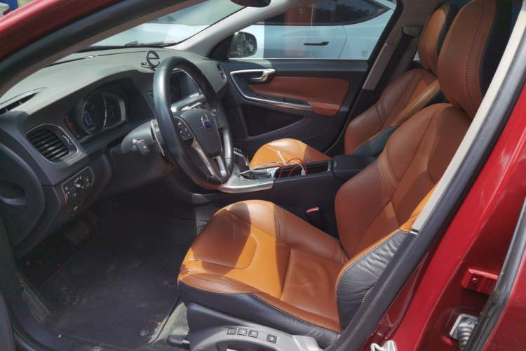 Used Volvo V60 2014 Restyled T5 Zhiya Edition Left Front Seat