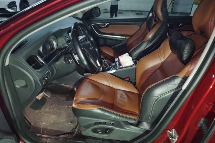 Used Volvo V60 2014 Restyled T5 Zhiya Edition Left Front Seat