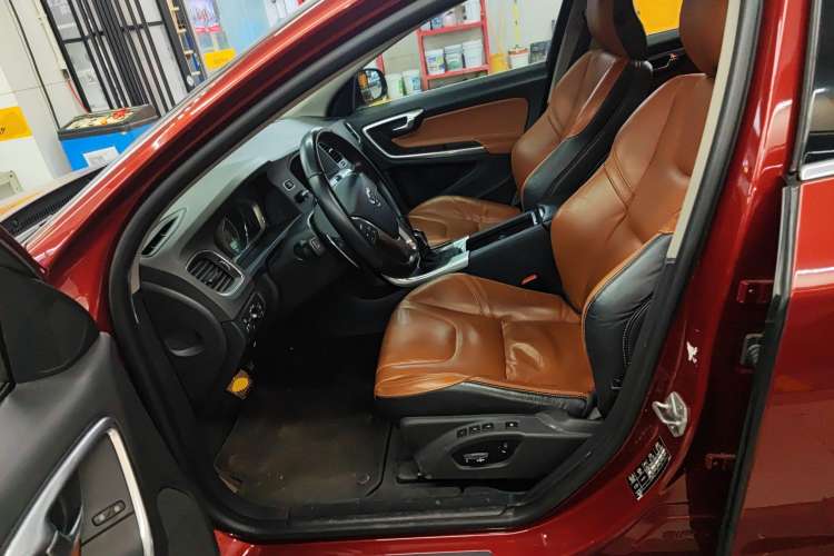 Used Volvo V60 2014 Restyled T5 Zhiya Edition Left Front Seat