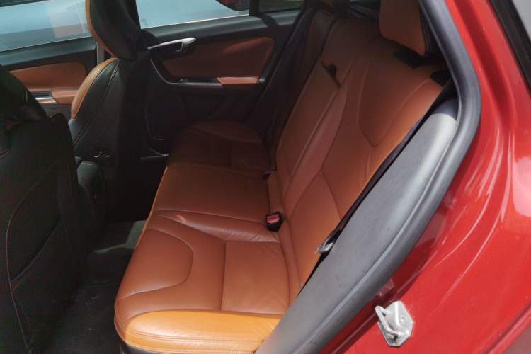 Used Volvo V60 2014 Restyled T5 Zhiya Edition Left Rear Seat