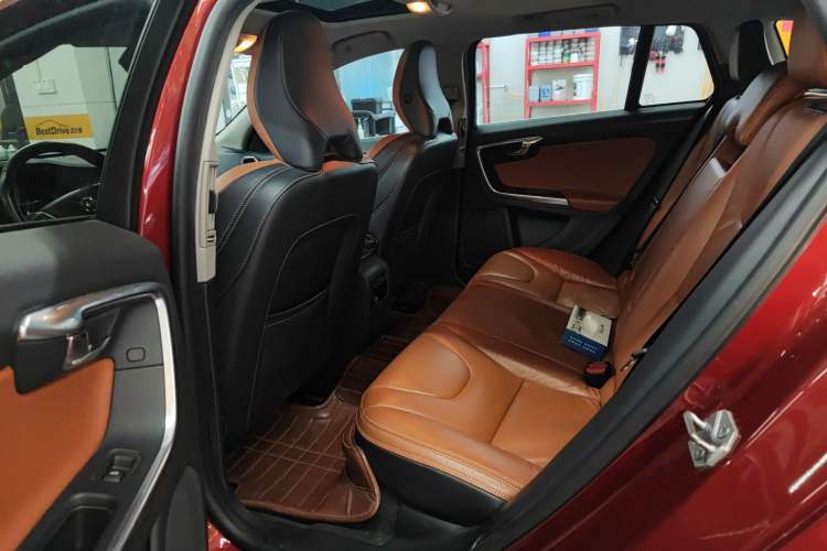 Used Volvo V60 2014 Restyled T5 Zhiya Edition Left Rear Seat