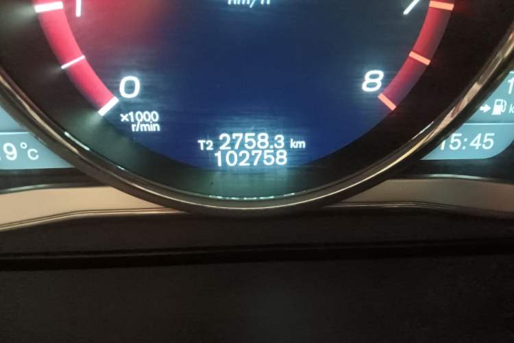 Used Volvo V60 2014 T5 Zhiya Edition Odometer Close Up