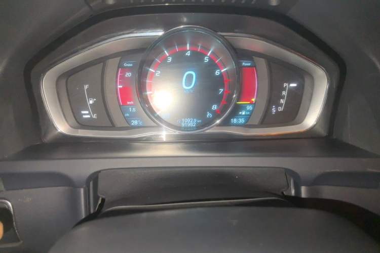 Used Volvo V60 2014 T5 Zhiya Edition Odometer Close Up