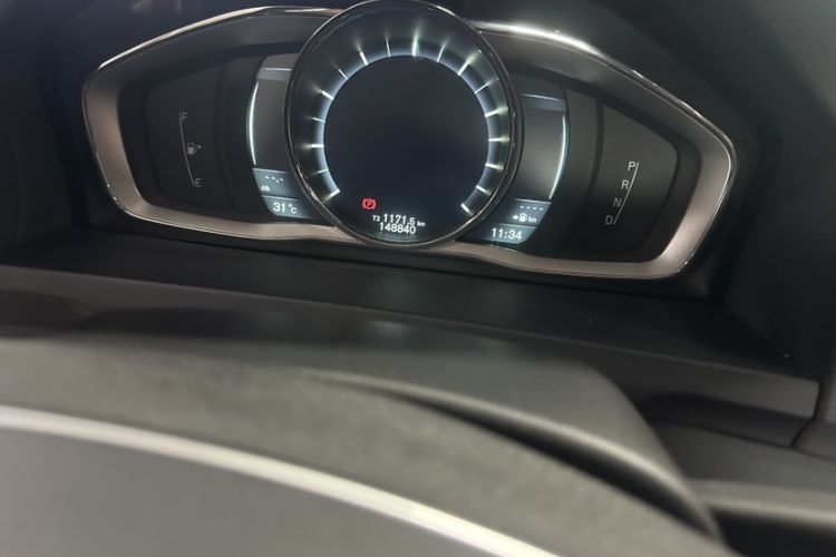 Used Volvo V60 2014 Restyled T5 Zhiya Edition Odometer Close Up