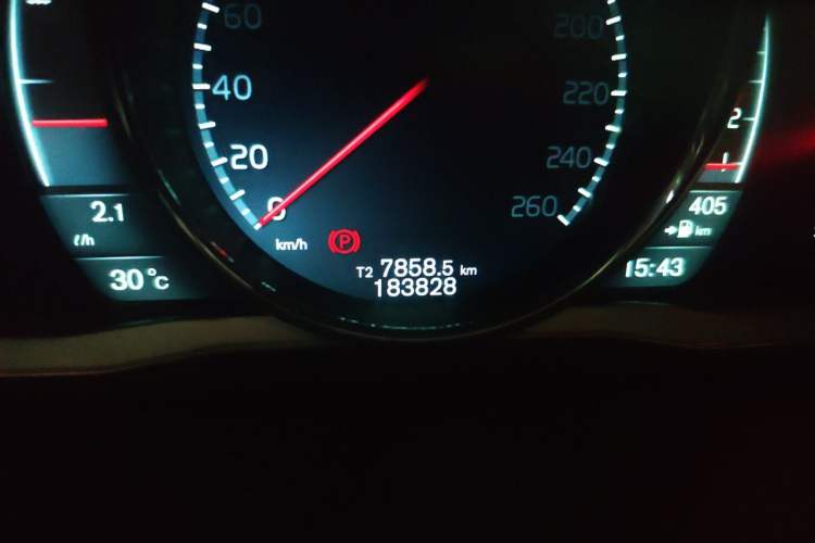 Used Volvo V60 2014 T5 Zhiya Edition Odometer Close Up