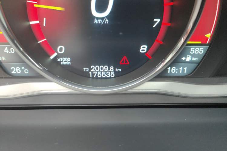 Used Volvo V60 2014 T5 Zhiya Edition Odometer Close Up