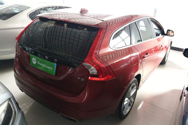 Used Volvo V60 2014 T5 Zhiya Edition Rear Right 45 Deg