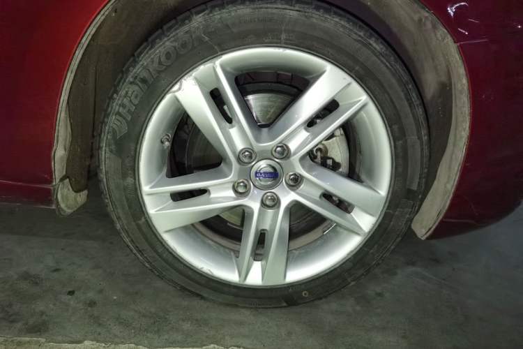 Used Volvo V60 2014 Restyled T5 Zhiya Edition Right Front Wheel Hub
