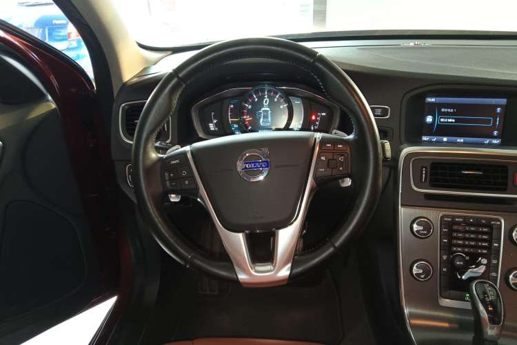 Used Volvo V60 2014 T5 Zhiya Edition Steering Wheel